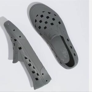 Vans Trek Slip-On Shoes- Pewter